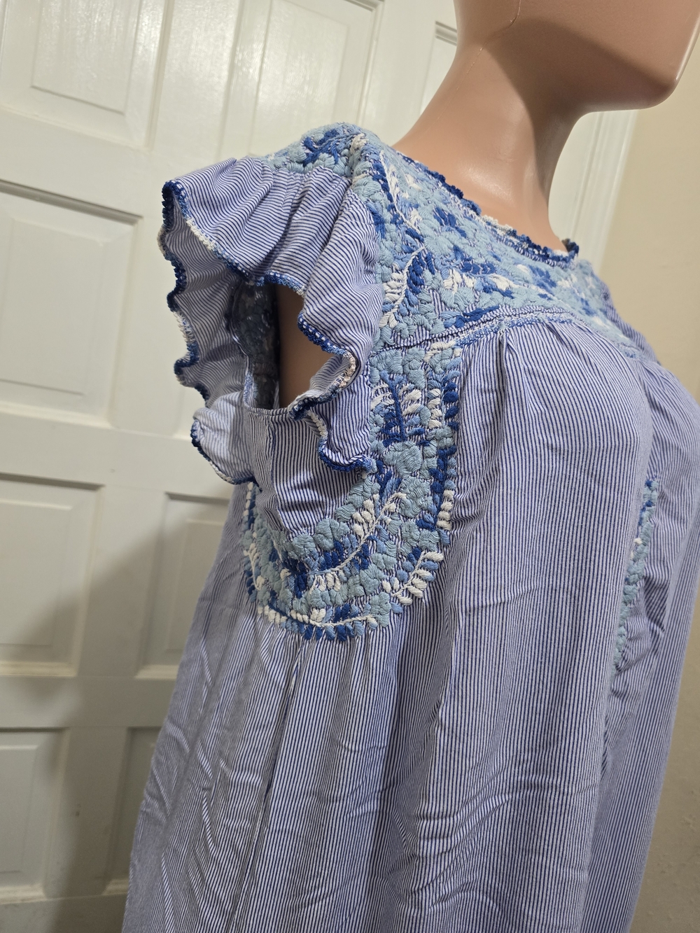 Embroidered Light Blue Midi Dress with Flutter Sleeves - Women - Picture 4 of 9